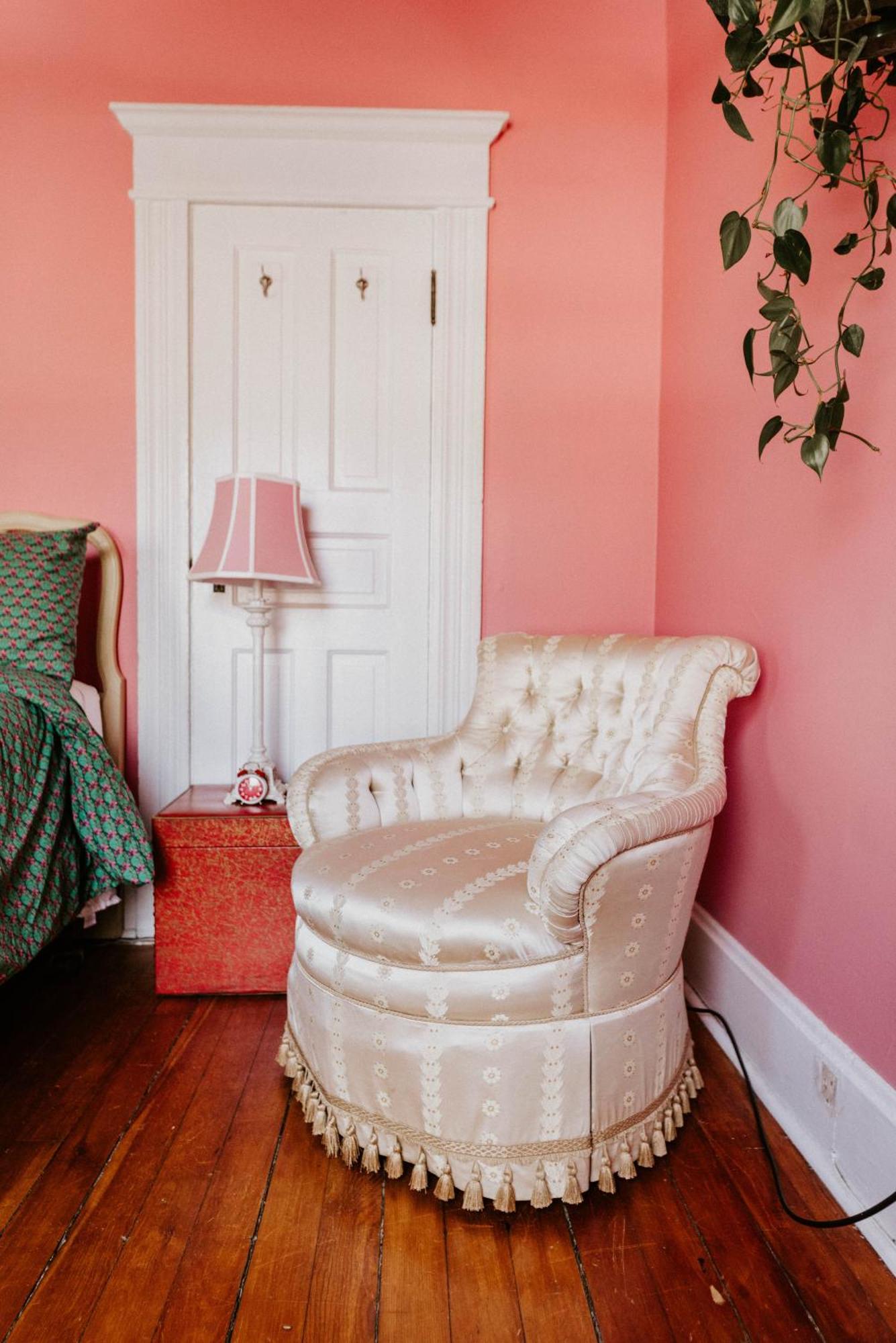 Appartamento Retro Gem Box Victorian Steps From Irvine Park Saint Paul Esterno foto