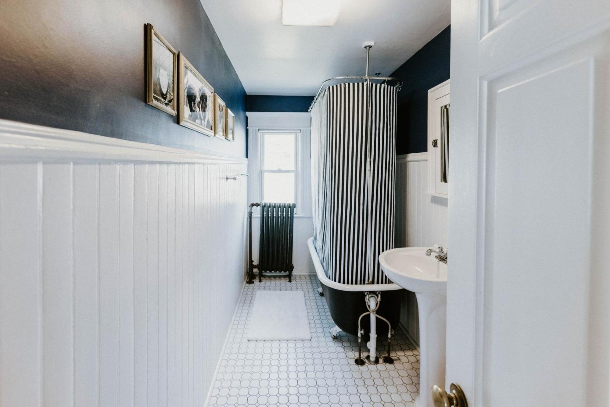 Appartamento Retro Gem Box Victorian Steps From Irvine Park Saint Paul Esterno foto