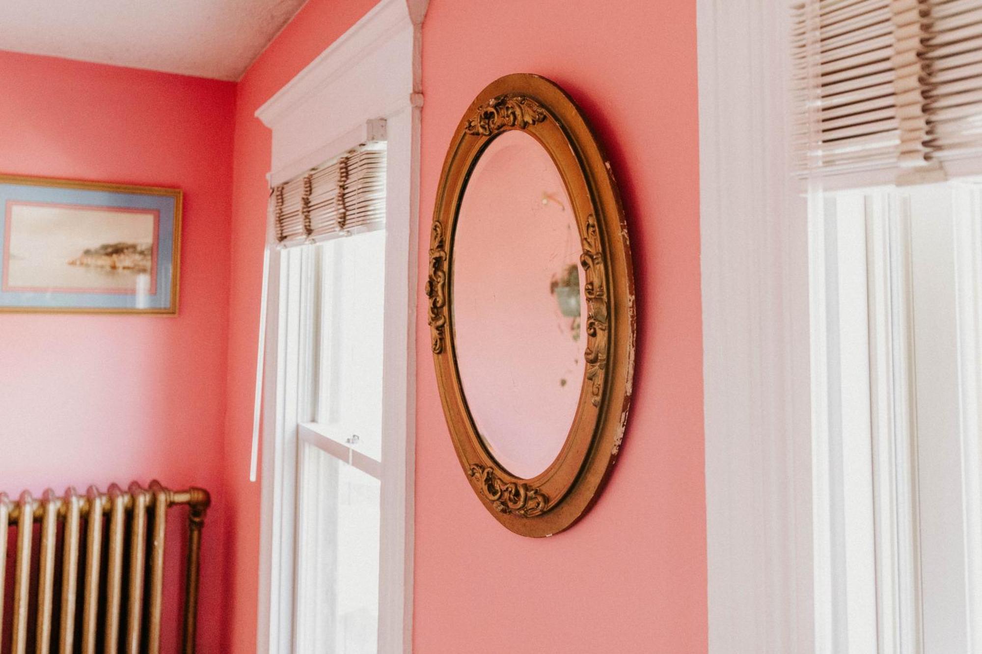 Appartamento Retro Gem Box Victorian Steps From Irvine Park Saint Paul Esterno foto
