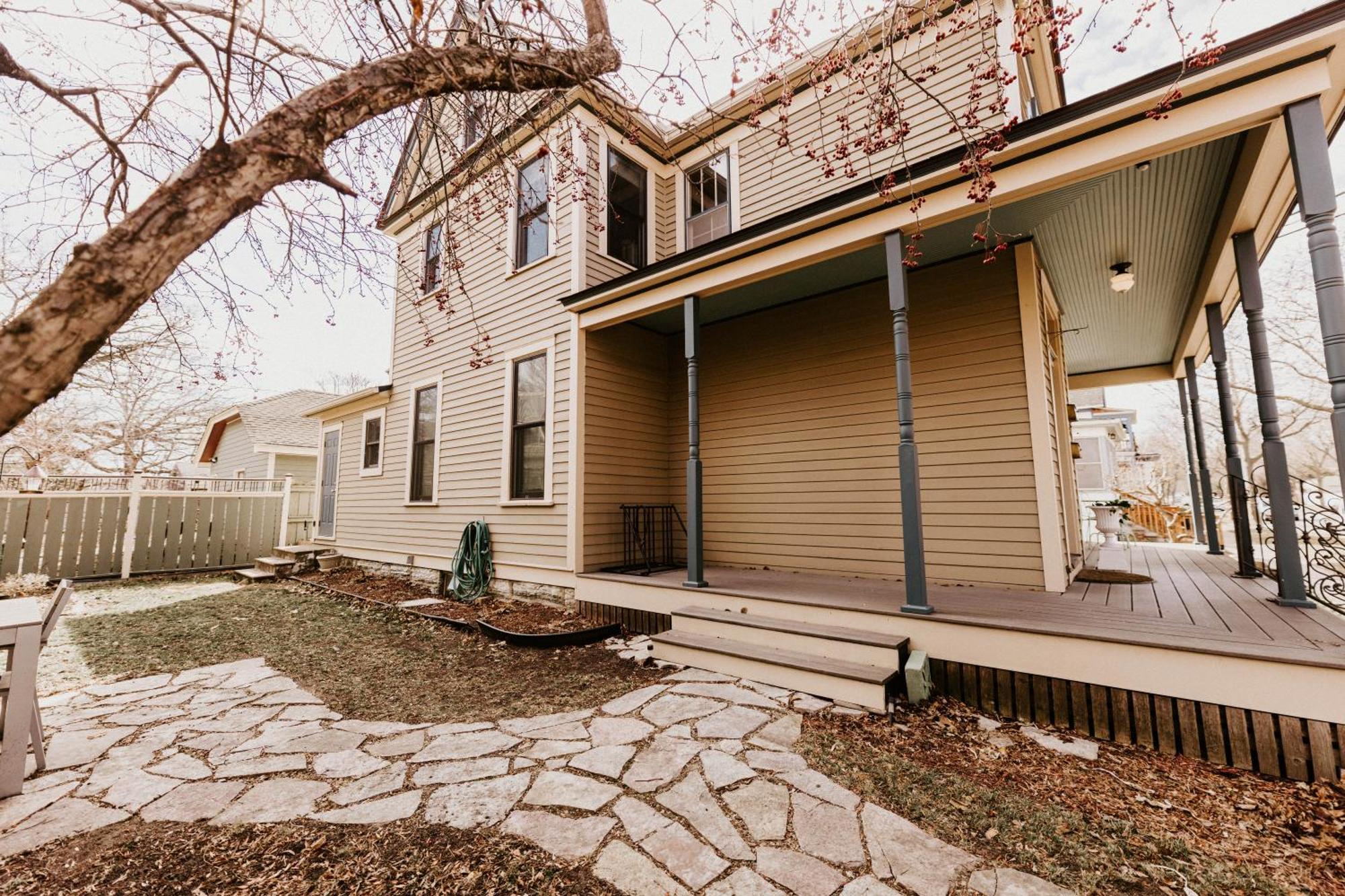 Appartamento Retro Gem Box Victorian Steps From Irvine Park Saint Paul Esterno foto